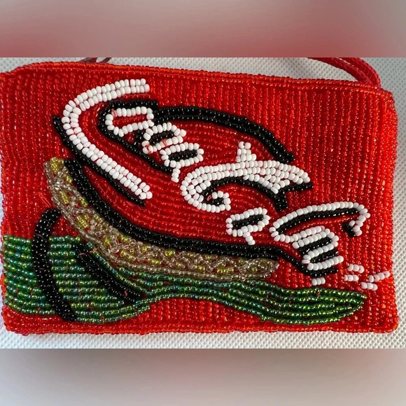 VINTAGE: small, beaded wristlet bag - Picture 3 of 13